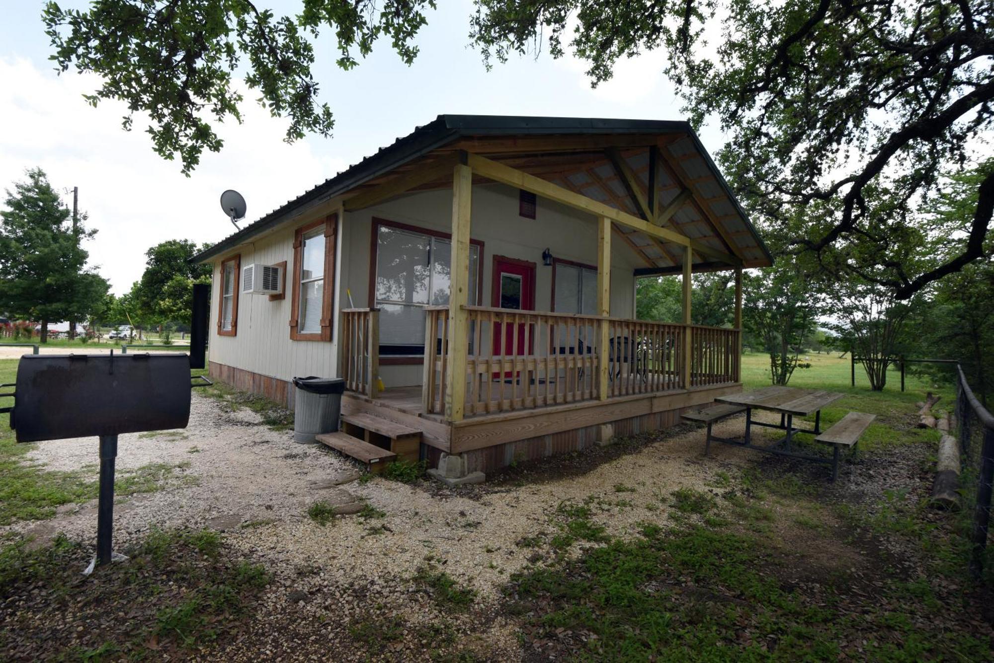 River Bluff Cabins Rio Frio Ngoại thất bức ảnh