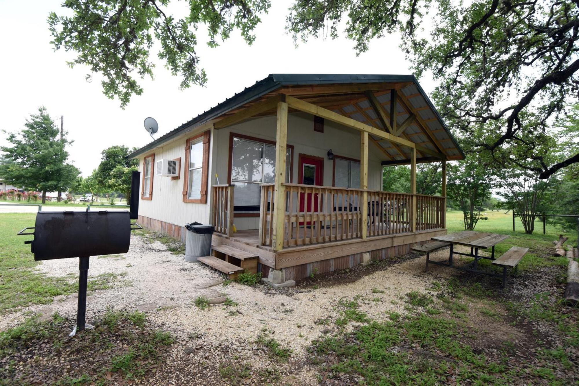 River Bluff Cabins Rio Frio Ngoại thất bức ảnh