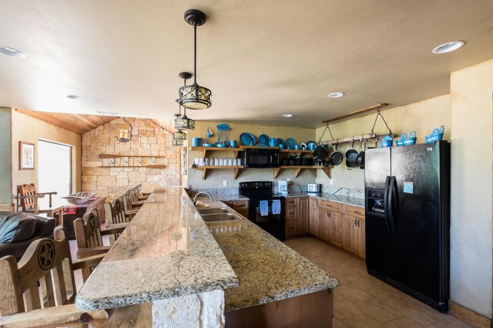 River Bluff Cabins Rio Frio Phòng bức ảnh
