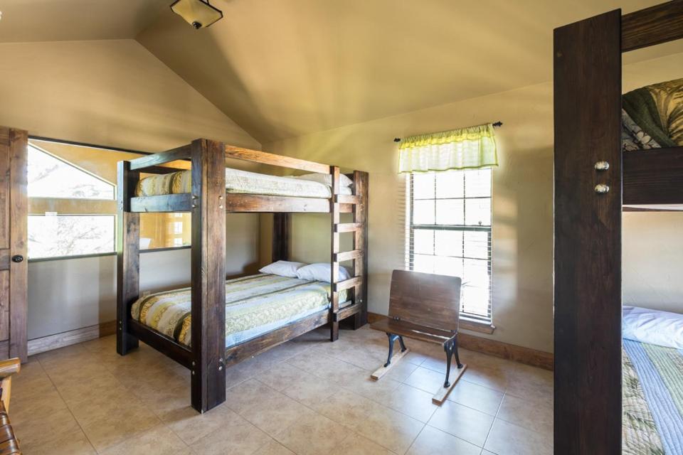 River Bluff Cabins Rio Frio Phòng bức ảnh