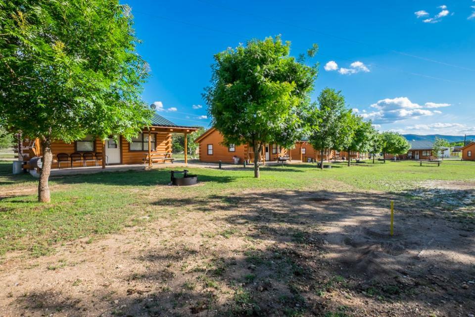 River Bluff Cabins Rio Frio Ngoại thất bức ảnh